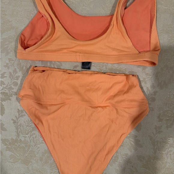 Beach Riot Peach Bikini Set 🍑 - Picture 3 of 6